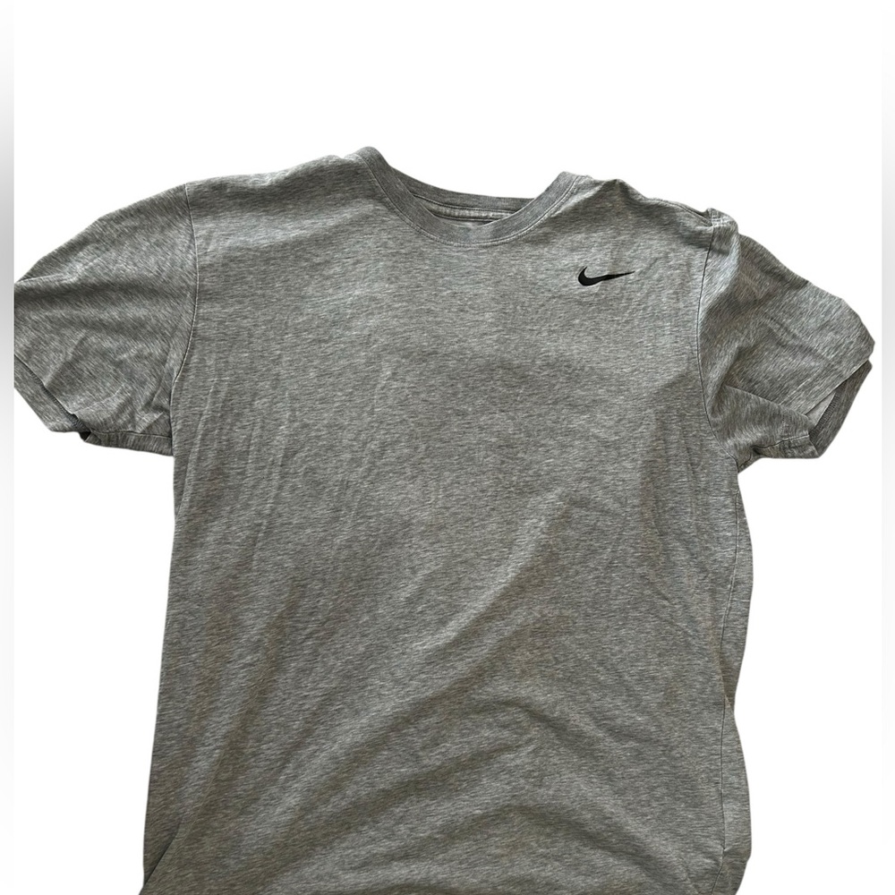 Nike Men’s Heather Gray Dri-Fit Short Sleeve Tee Size Medium